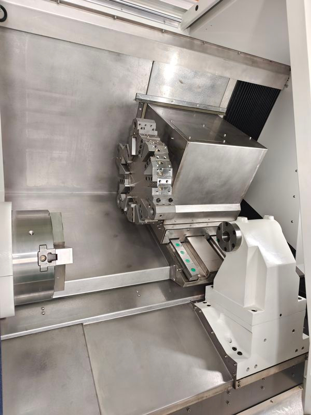 Токарный обрабатывающий центр B-Power CTN500/600-11 WP1