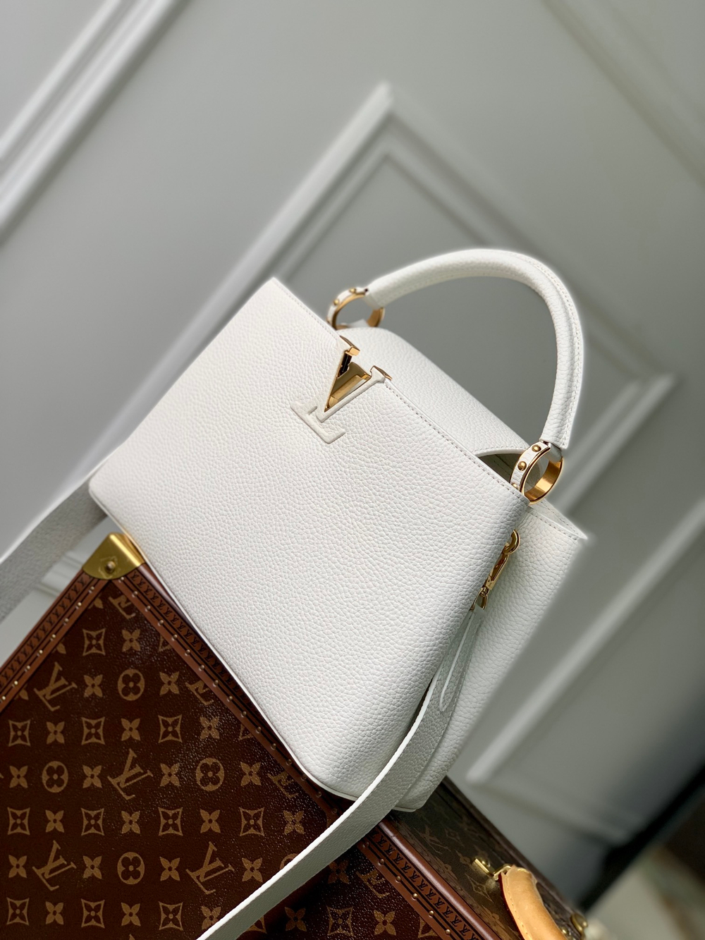 Louis Vuitton Capucines MM