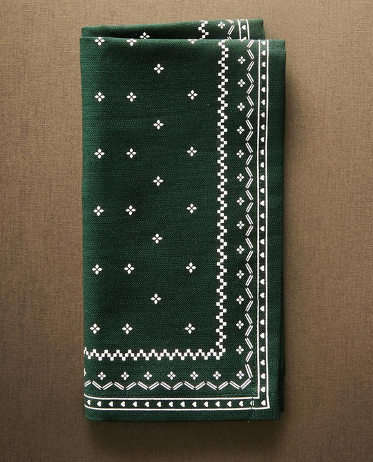 ZARA HOME КУХОННЫЕ ПОЛОТЕНЦА С КОНТРАСТНЫМ РОЖДЕСТВЕНСКИМ ПРИНТОМ (НАБОР ИЗ 2 ШТ.), ЗЕЛЕНЫЙ