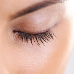 Avene Couvrance High Tolerance - Тушь для ресниц для чувствительных глаз оттенок Black, 7 ml