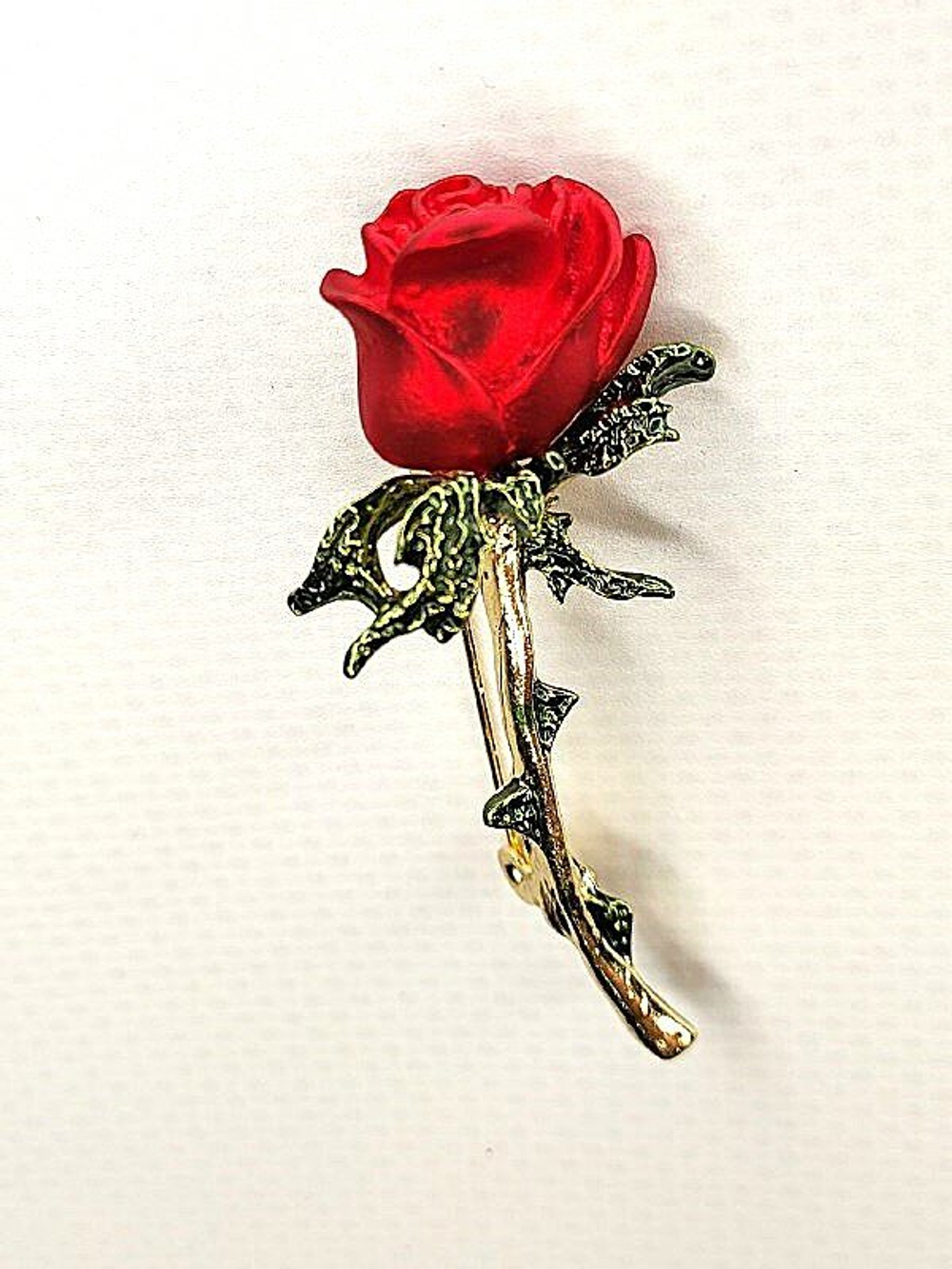 Брошка "Алая роза".