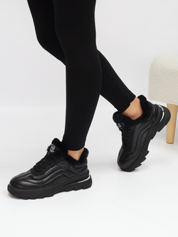 Кроссовки женские зимние