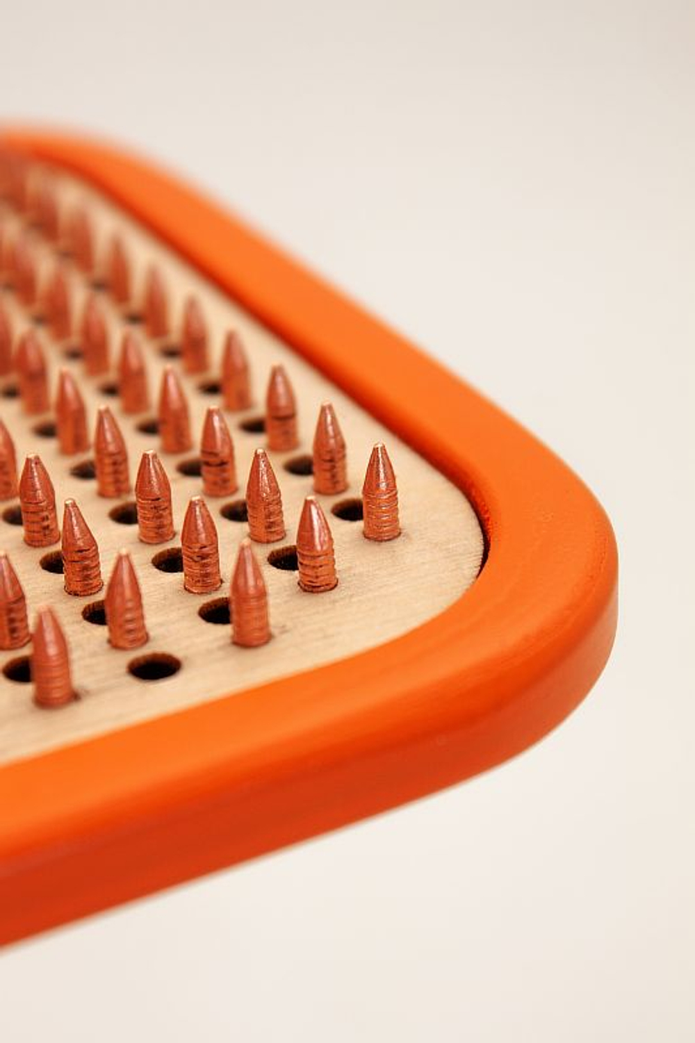 Доска садху Ом на мандале медные гвозди