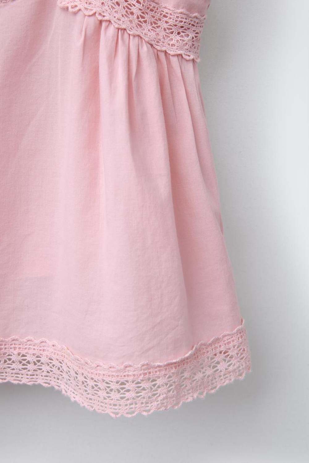 ZARA РУБАШКА С КРУЖЕВОМ И ВЫШИВКОЙ, ПАСТЕЛЬНО-РОЗОВЫЙ