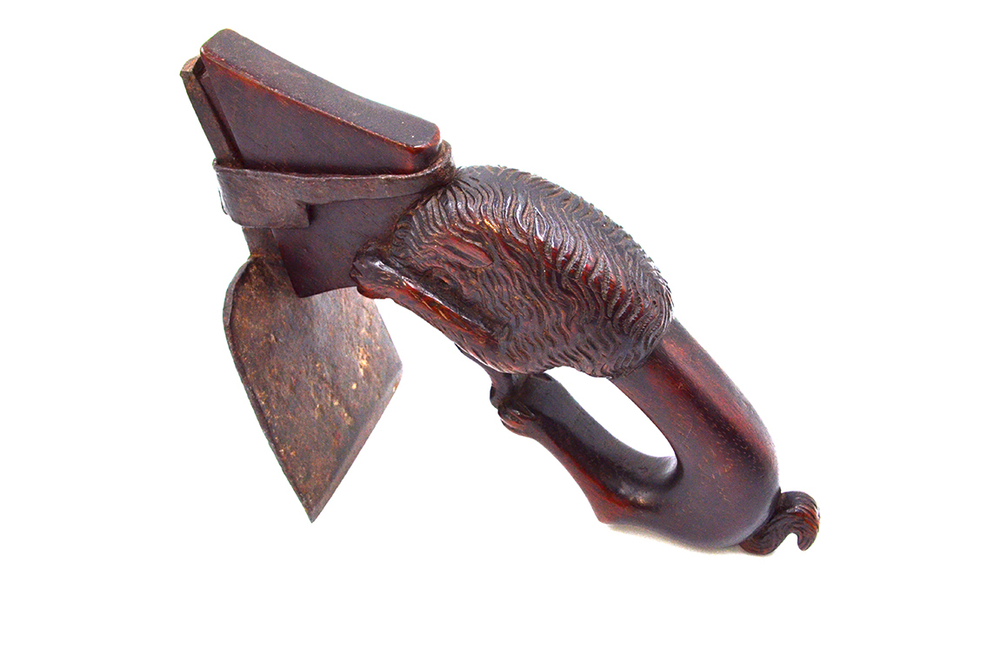 Ручное тесло с рукоятью в форме льва. Испания, Нач. XX в.