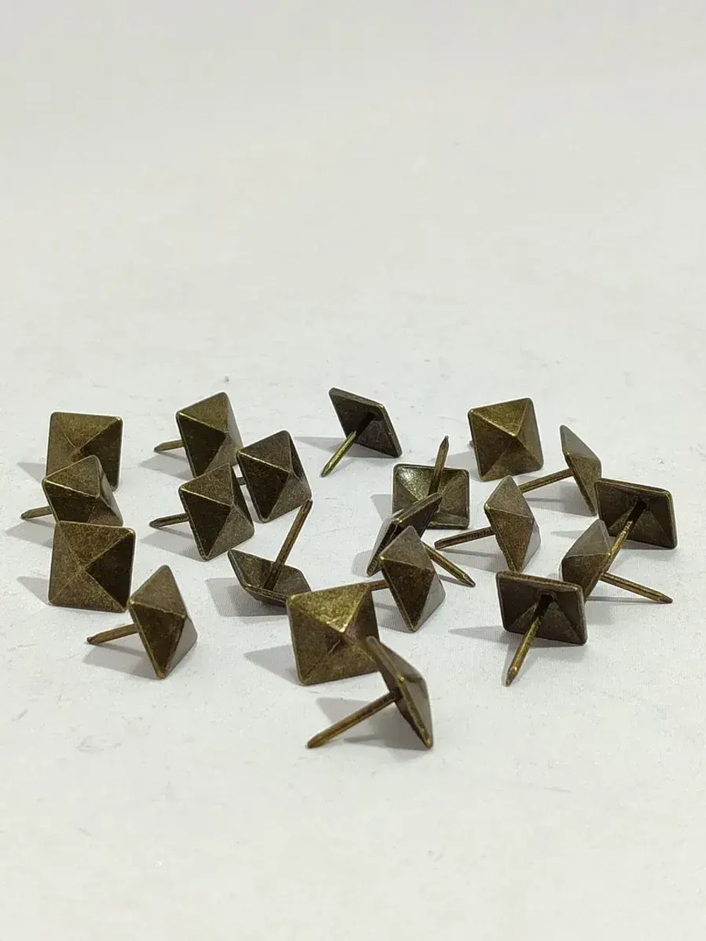 Гвозди обивочные декоративные под старину с большой шляпкой