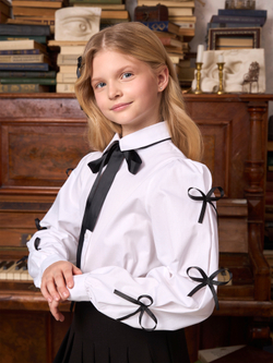 Рубашка для девочки белая с бантиками на рукавах