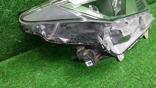 Фара правая Toyota RAV4 4 CA40 (2015-2019) LED