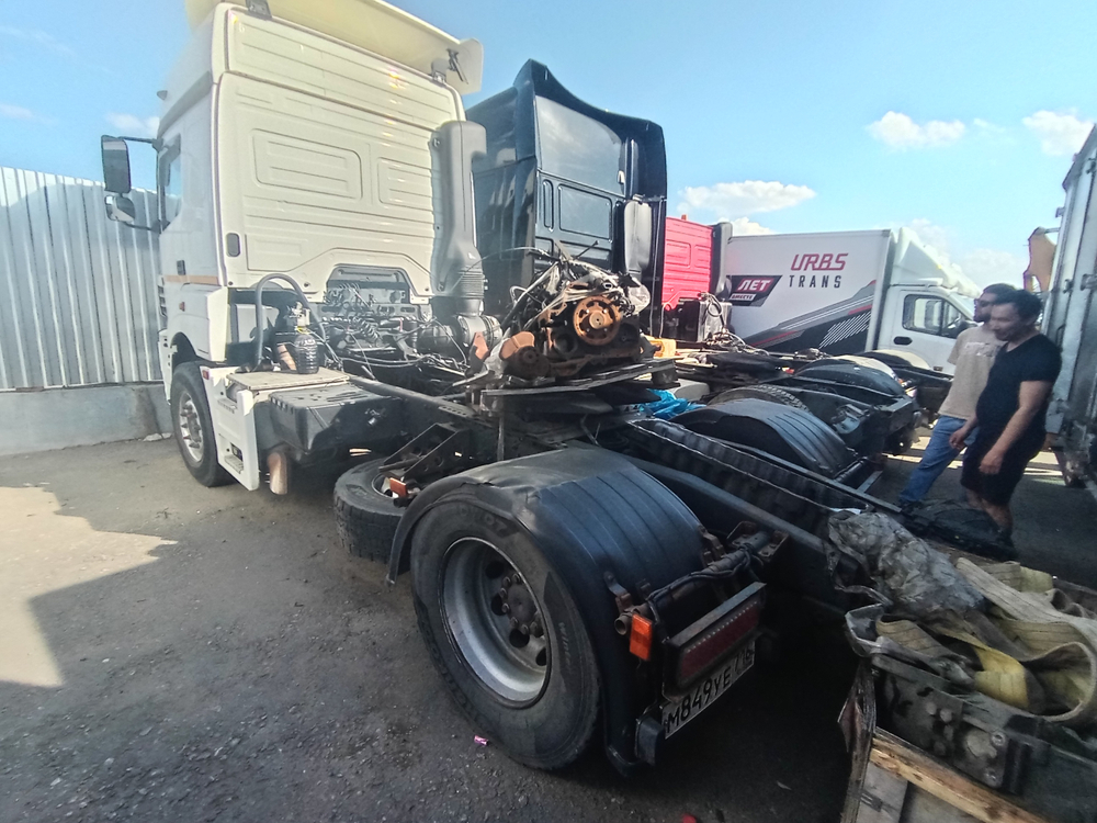 КамАЗ 5490 4x2 Седельный тягач 5490-S5 (Дизельный, 12,0 л, 401 л.с., МТ)