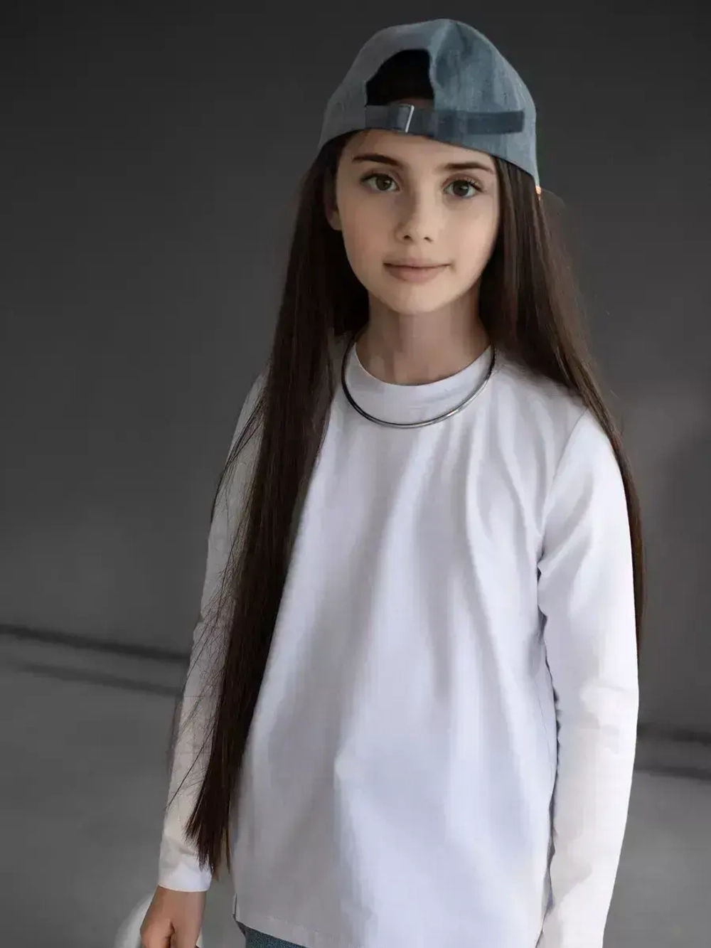 Лонгслив для девочки белый оверсайз