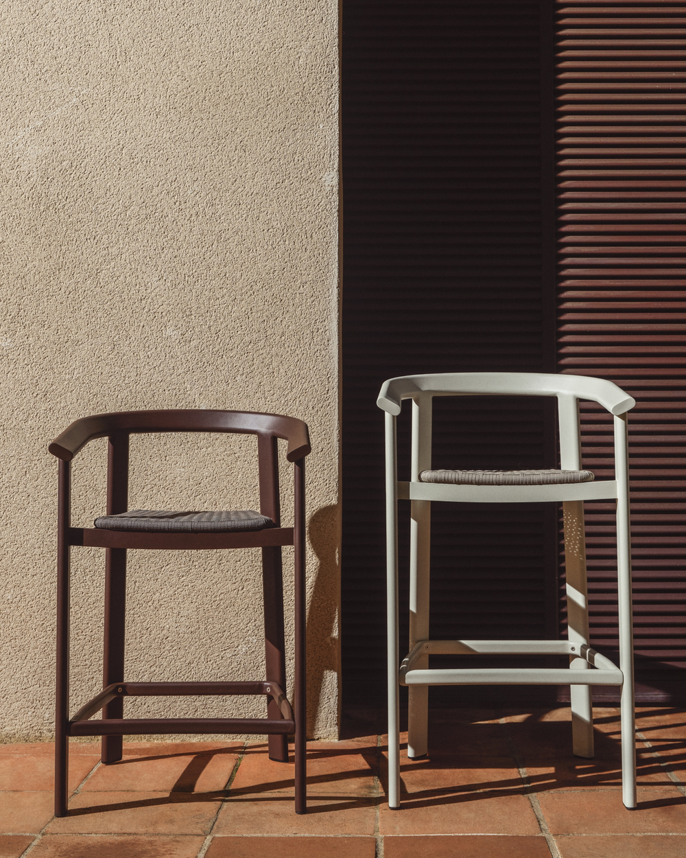 Уличный полубарный стул Erice из алюминия и веревки коричневого цвета, 75 см