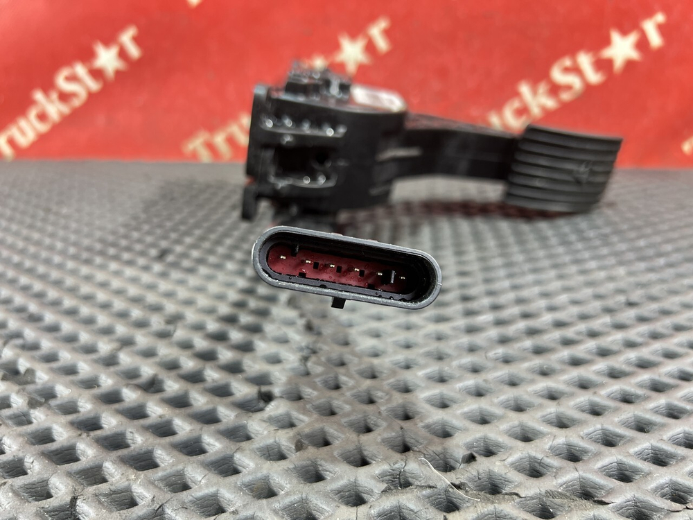 Педаль газа 2023г