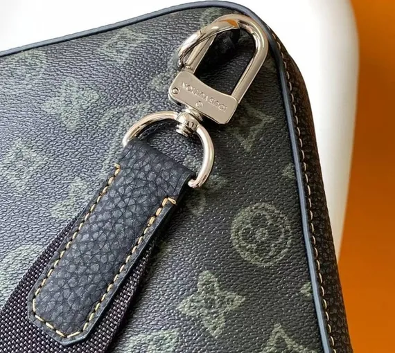 Сумка-слинг Louis Vuitton Avenue NM канва Monogram Macassar Dark Green