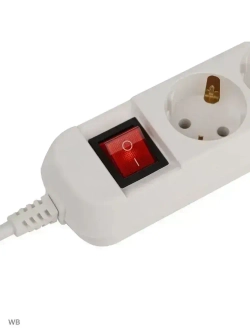 Удлинитель Intro UES315-W сетевой электрический бытовой с заземлением с выключателем 3 розетки, 1,5 м, ПВС 3х0,75мм2, 10А, белый