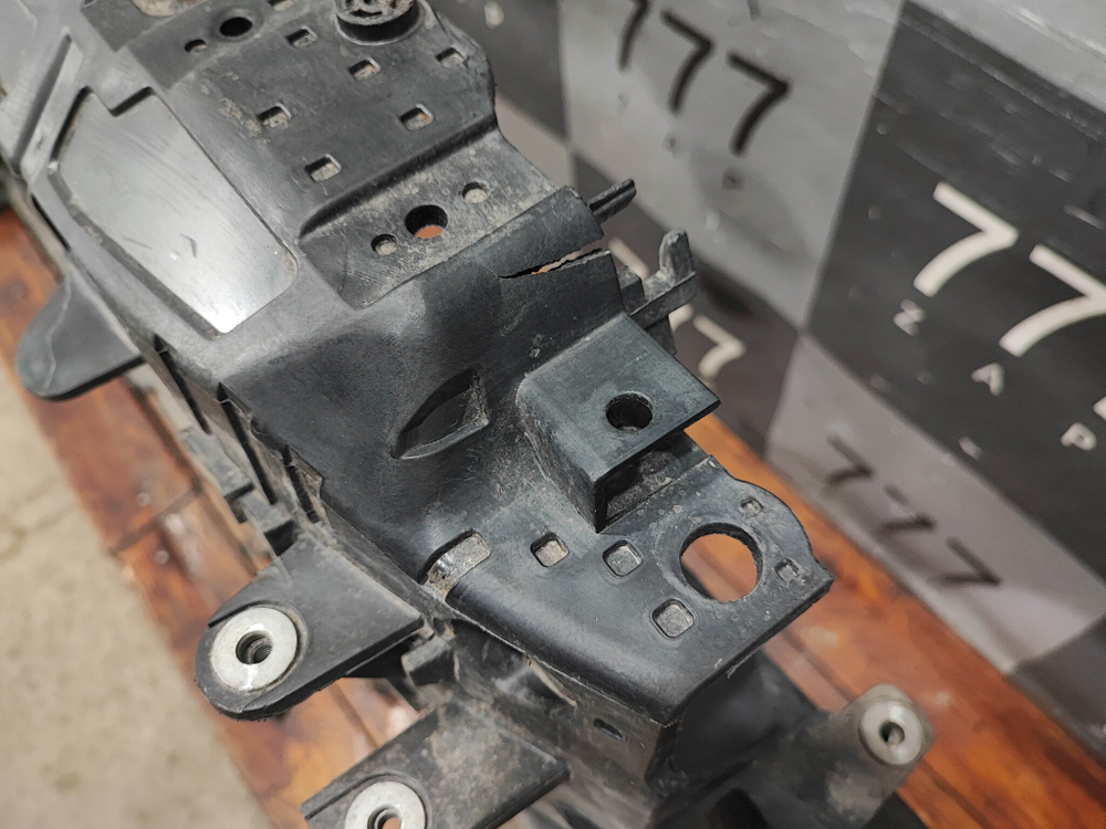 Панель передняя (телевизор) Hyundai Sonata 8 (DN8) 19-нв Б/У Оригинал 64101L1000