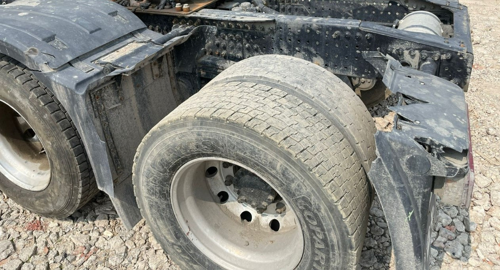 BEIJING BJ* 6x4 Седельный тягач BJ4250D6CP-02 (Дизельный, 12,9 л, 579 л.с., АТ)