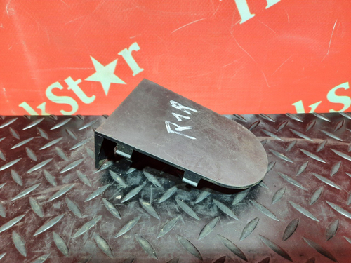 Заглушка решетки радиатора