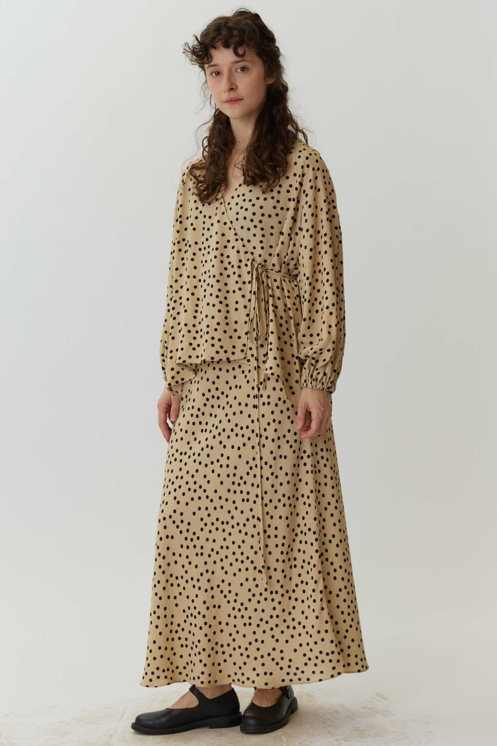 Юбка макси из бежевой вискозы в горох