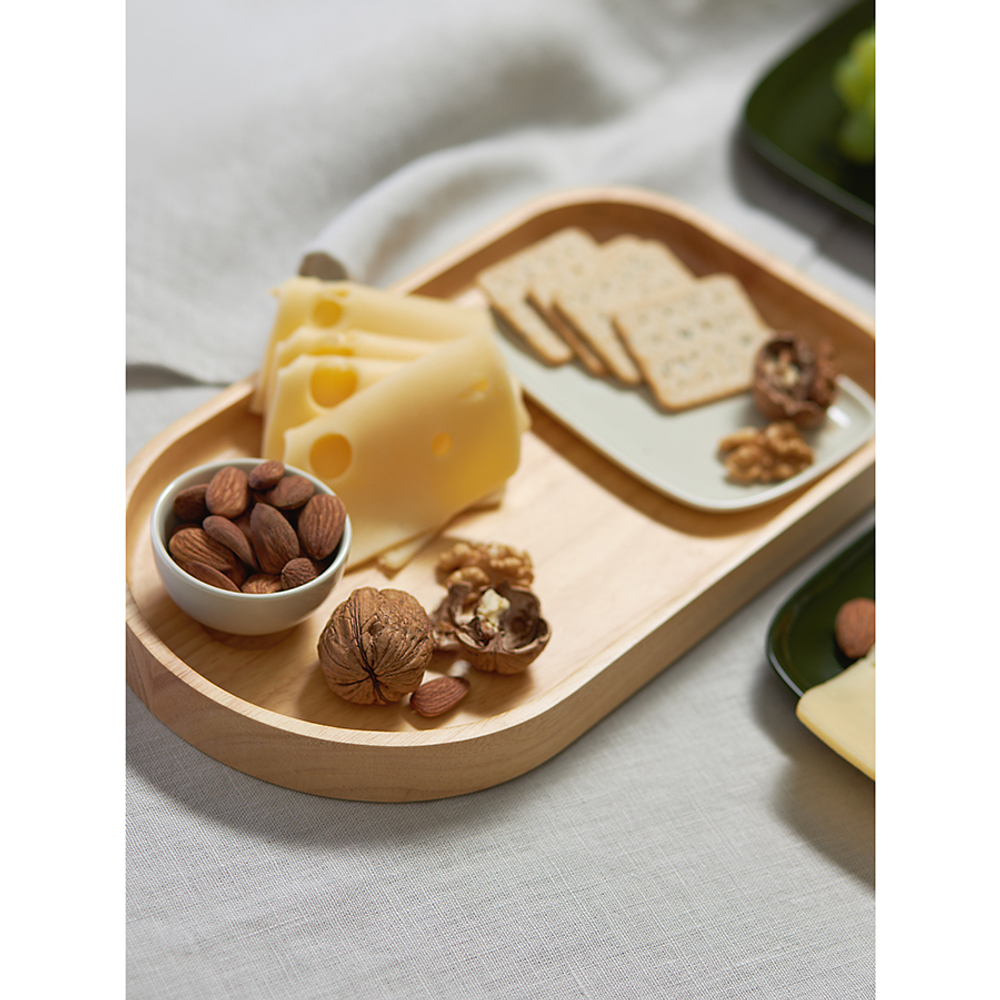 Набор из 4-х сервировочных тарелок на деревянном подносе sorrento