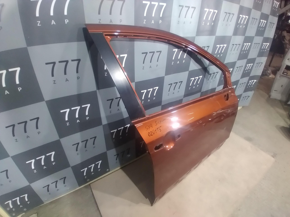 Дверь передняя правая Suzuki SX4 2 13-21 Б/У Оригинал 6800161M01