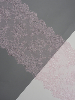 Кружево шантильи нежно-розовое неэластичное ширина 22 см купон 2.9 м