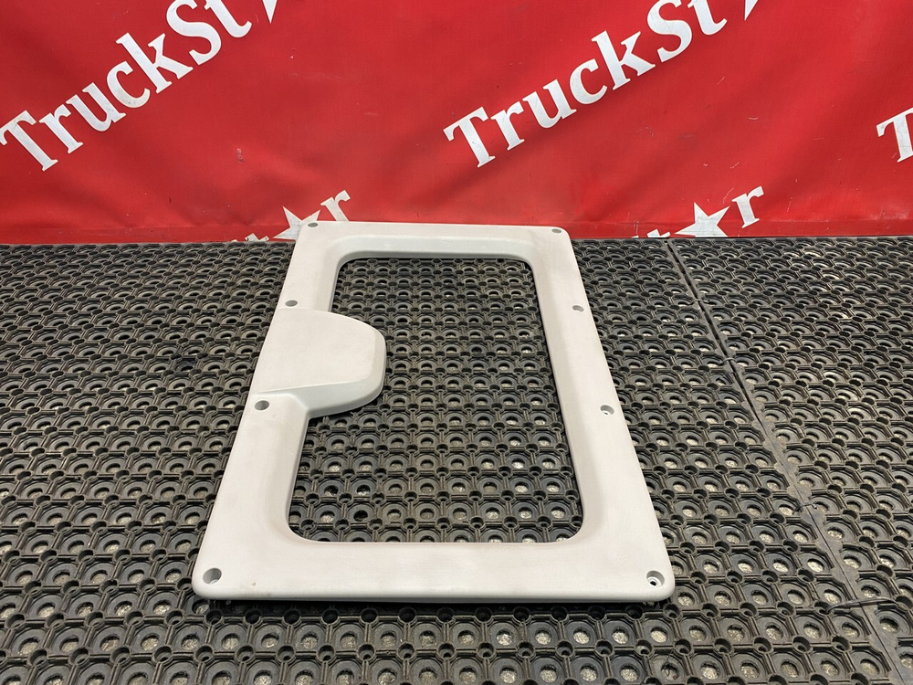 Накладка люка внутренняя 2020г