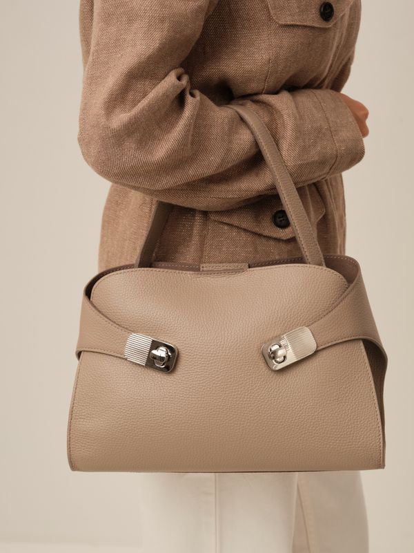 Кожаная сумка Helen DBR 31425 бежевое латте