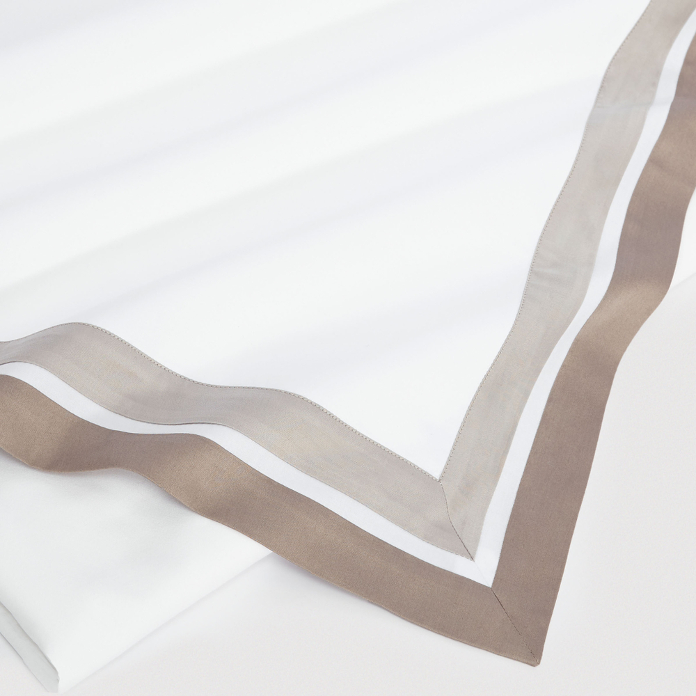 Постельное белье 2 спальное евро Сlaire&Caroll Jacqueline белое с бежевым кантом