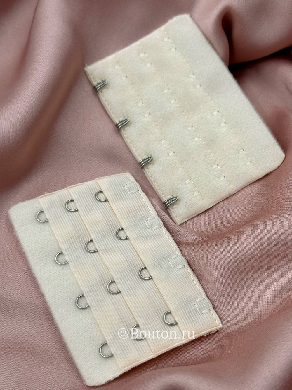 Расширитель для бюстгальтера светло-бежевый 4 ряда 12 петель 4 крючка 5х7,5 см