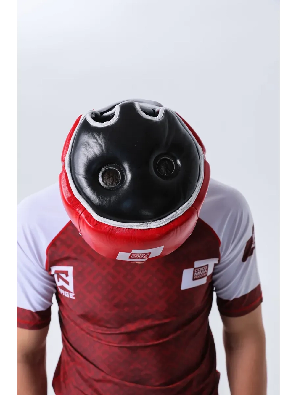 Соревновательный аккредитованный шлем из эко кожи