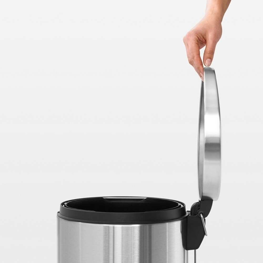 Ведро для мусора Brabantia МС матовая сталь с защитой от отпечатков пальцев 20л крышка