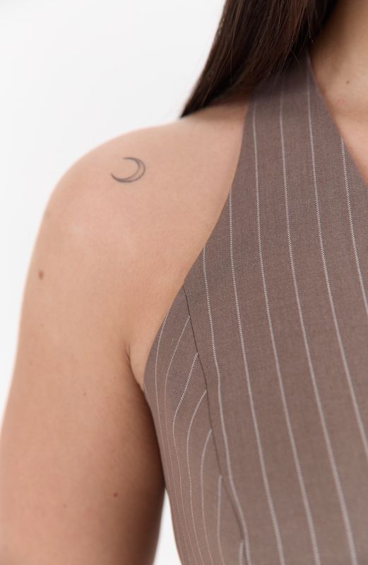 Жилет приталенный в полоску, мокко