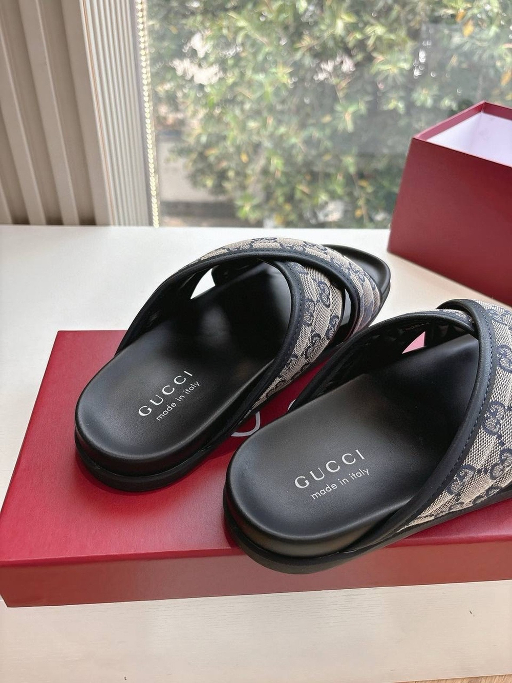 Шлепанцы Gucci