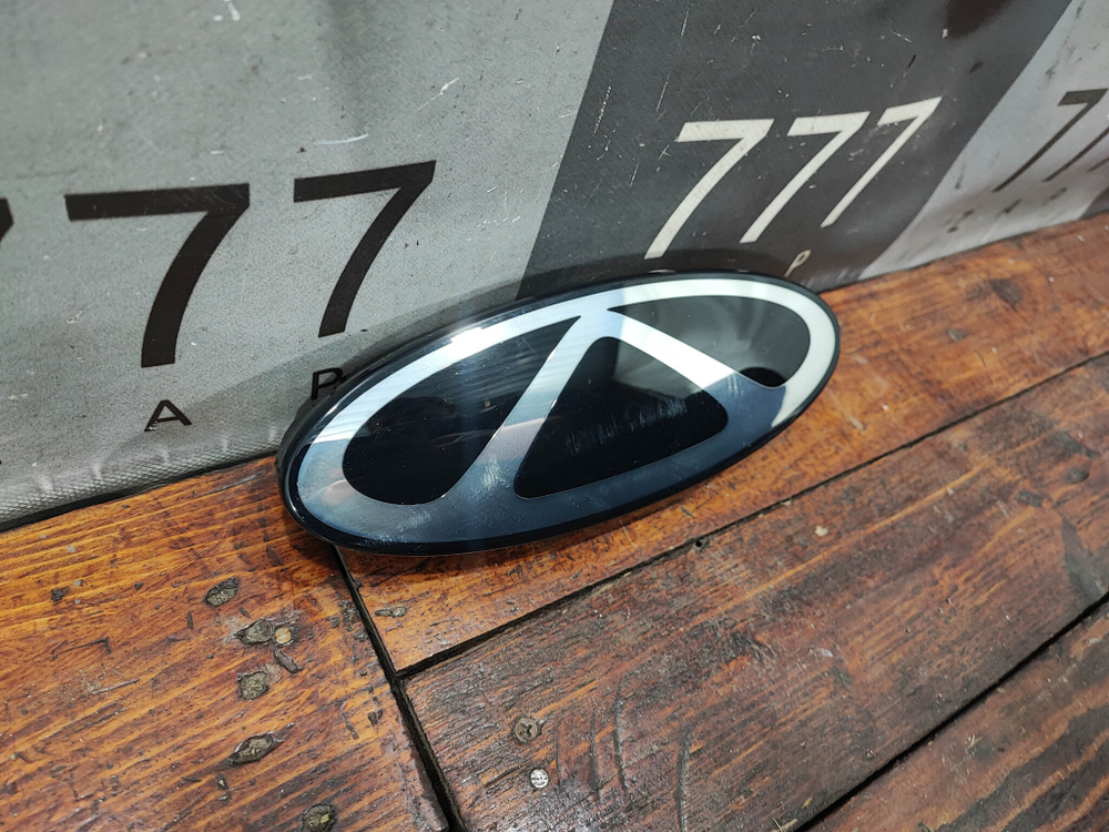 Эмблема решетки радиатора Chery Tiggo 8 Pro Max 22-нв Б/У Оригинал 605000978AA