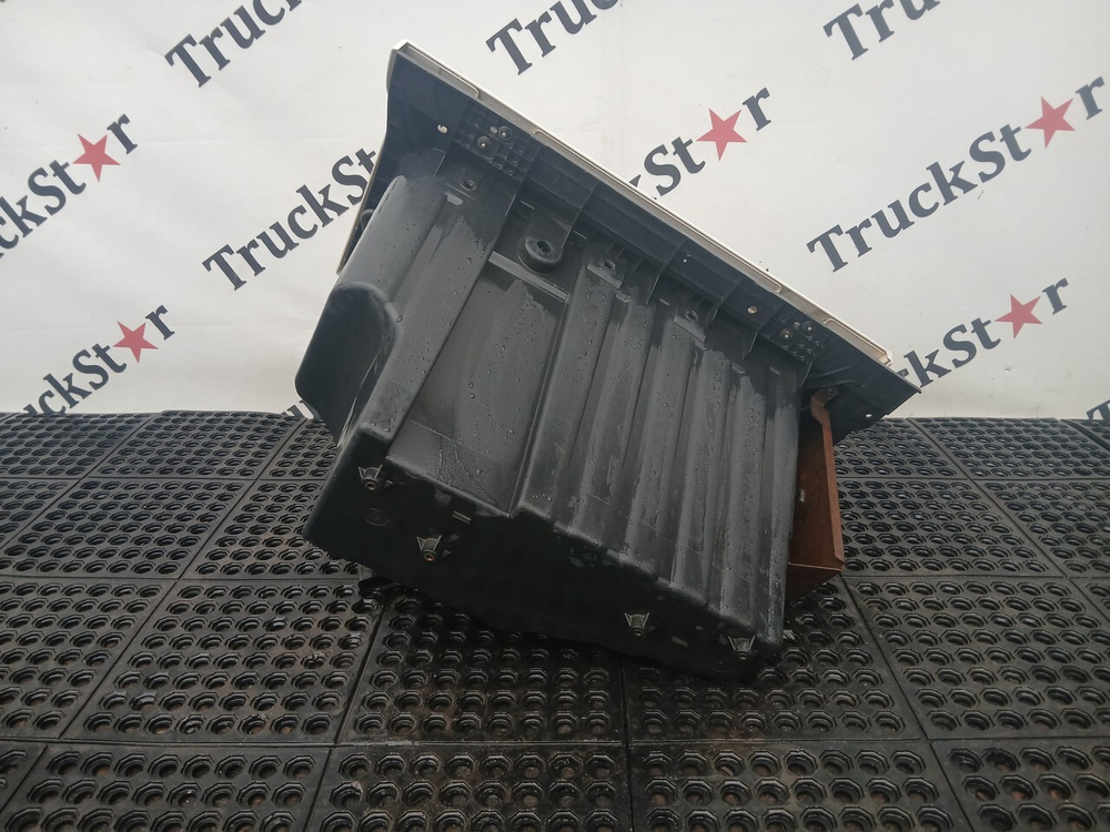 Ящик инструментальный левый 2019г.