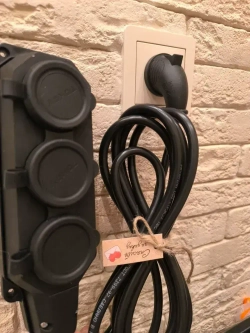 длинитель IP 44 влагозащищенный .с Угловой вилкой каучук 3 розетки 3 метра с заземлением 3на1,5 ПВС Гост