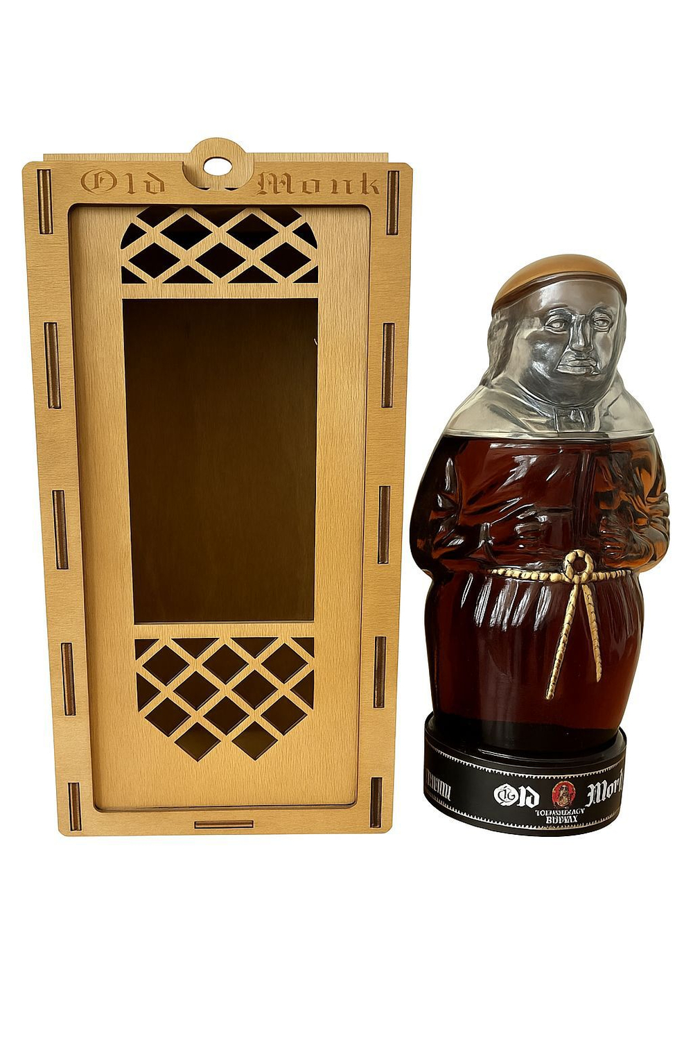 Old Monk Supreme XXX 0,75L WOOD Box