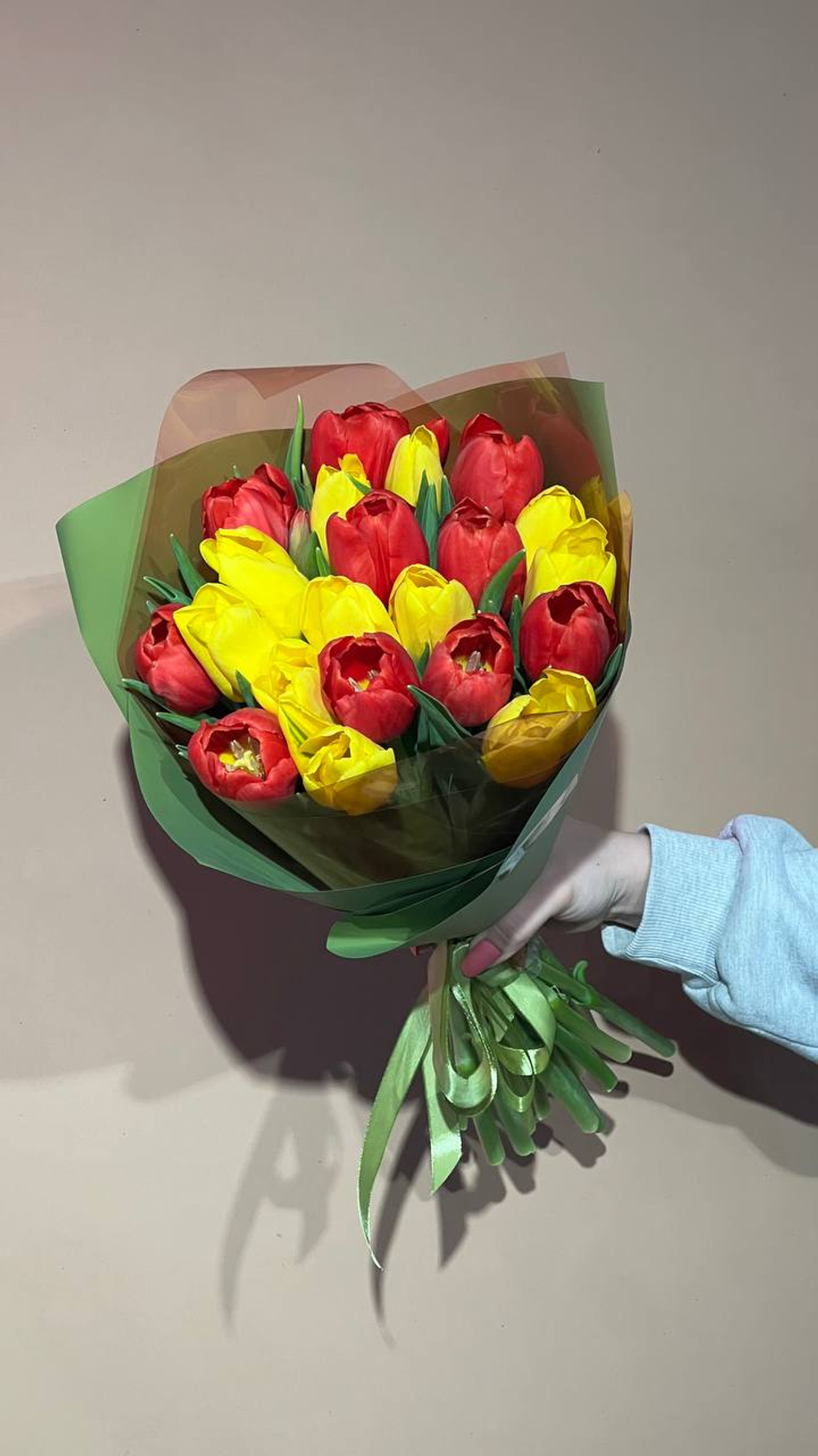 Букет на 8 марта из 21 тюльпана