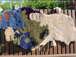 Divar üçün əl işi xalçası