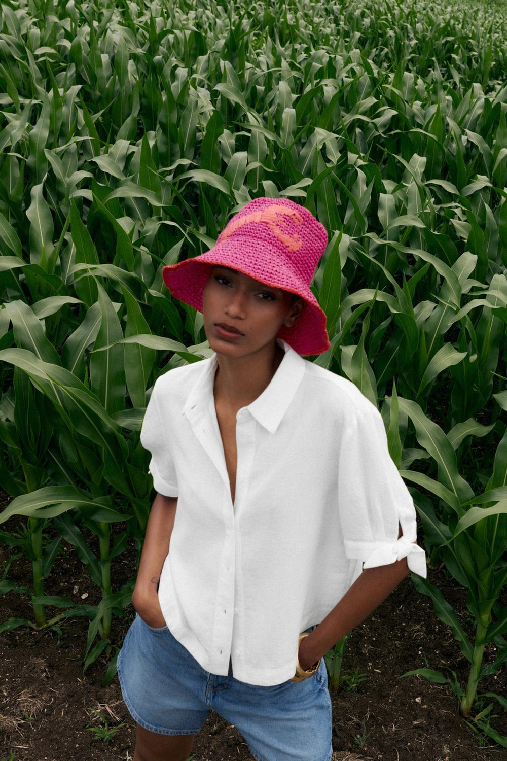 ZARA ПЛЕТЕНАЯ ПАНАМА С ЛОБСТЕРОМ, ЦВЕТ ФУКСИИ