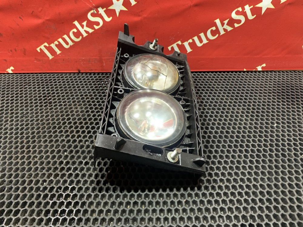 Фара противотуманная левая