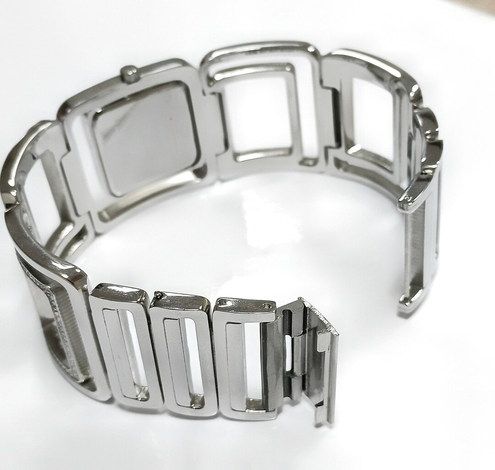 Часы наручные женские,кварц