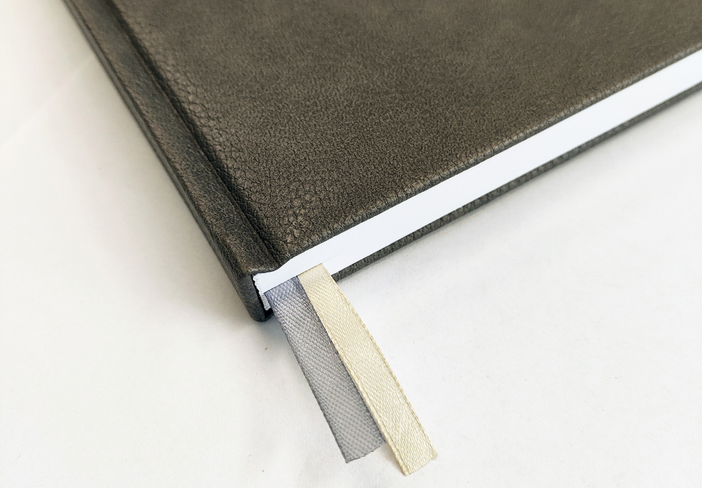 Бизнес-тетрадь А4 в клетку PERFECT SYSTEM light, тверд. обложка, серый Charme с тиснением