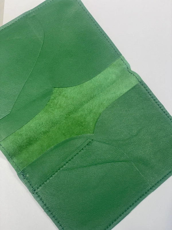 Обложка для паспорта зеленая