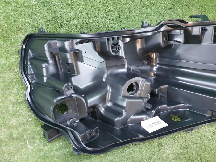 Корпус фары правый Toyota Land Cruiser 200 (2015-2021)