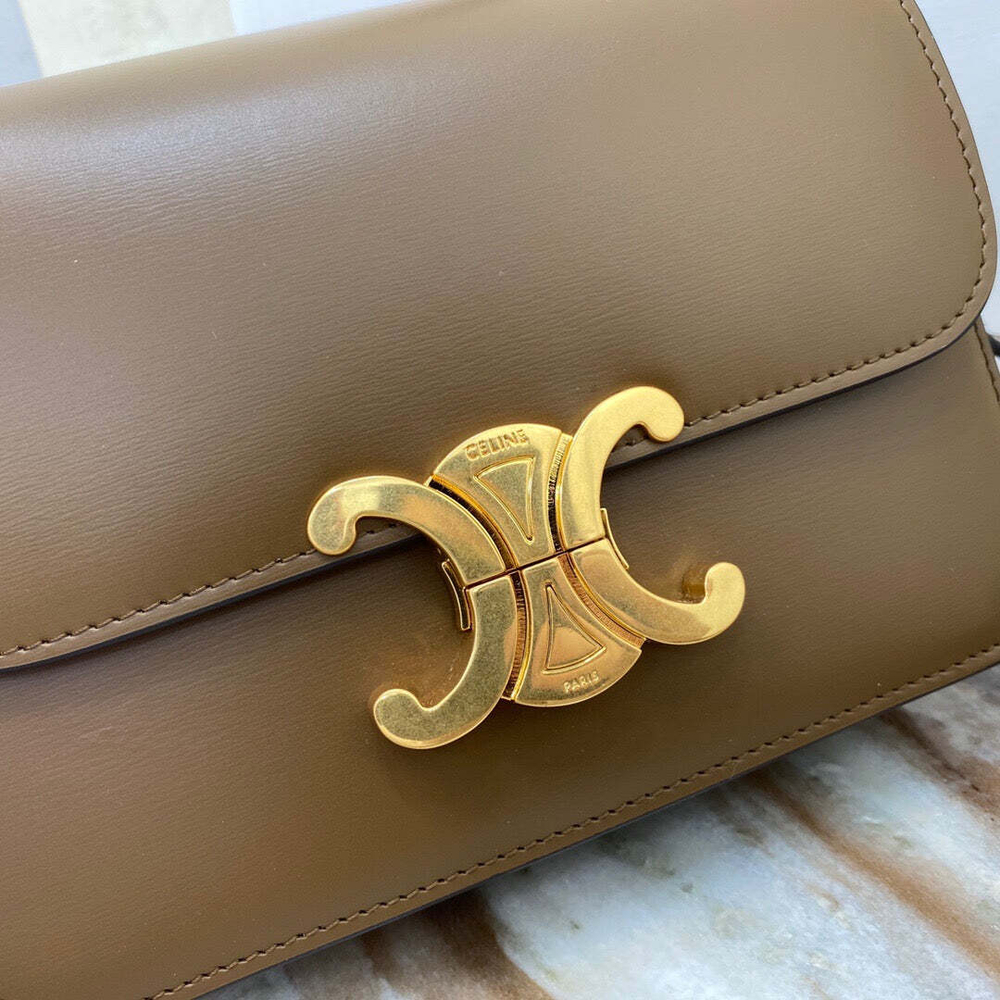 Celine Triomphe 18 cm