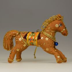 Бисерная ёлочная игрушка Лошадка №2