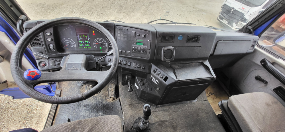 МАЗ 6430 6x4 Седельный тягач 643028-520-012 (Дизельный, 11,7 л, 428 л.с., МТ)