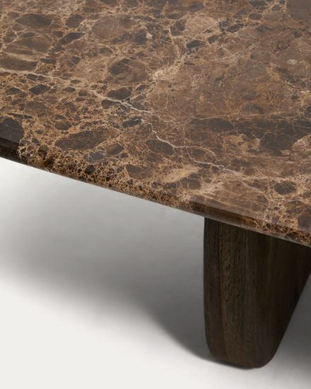 Журнальный столик Pirita из коричневого мрамора с ножками из дуба с темной отделкой, 147 x 65 см