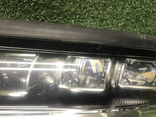 Фара левая Toyota Land Cruiser 300 (21-нв) LED